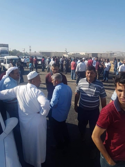 Sıcak asfalt çekilmeyen ilçede yol eylemi