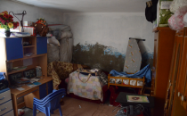 "Soğuk ve nemli ortamda ders çalışıyor"