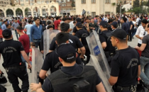 Suriye Topçu Meydanında Kınandı