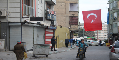 Suriyeli esnaflar kepenk kapattı