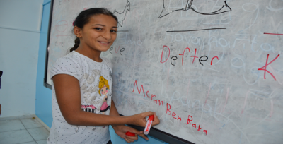 Suriyeli Meram Öğretmen Olmak İstiyor