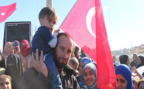 Suriyeli mülteciler AK Parti zaferini kutladı