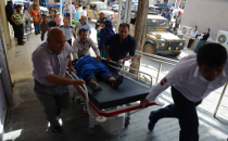 Suriyeli yaralılar askeri araçla hastaneye getirildi