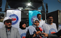 Suriyeliler bir tır gıda yardımı yapıldı