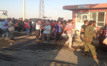 Suriyeliler Türkiye'ye alınmaya başladı