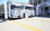 Suriye'ye 2 yardım tırı gönderildi