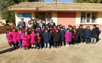 Suruçlu Öğrencilere Mont Dağıtıldı