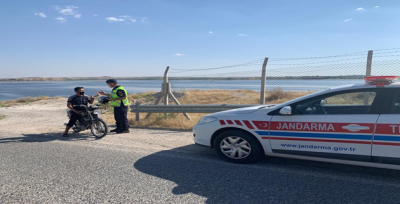 Sürücülere reflektör ve kask dağıtımı yapıldı!