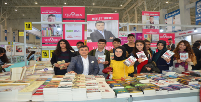 Takvim Gazetesi Haber Müdürü Yüksel, Kitabının İmza Gününe Katıldı