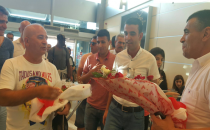 Taraftarlar Şanlıurfaspor'u karşıladı