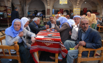 Tarihi Han Emeklilerin Uğrak Yeri Oldu