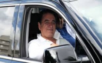 Tatlıses, Tehlikeli Ameliyat Sonrası 6 Gündür Uyandırılamıyor