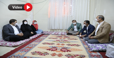 Tek Tek Kapılarını Çaldı, Misafirleri Oldu