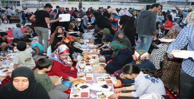 Tencereni Ve Seccadeni Al Gel İftar Programında Binlerce Vatandaş Aynı Sofrada Buluştu