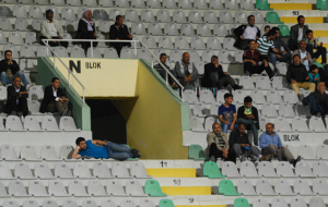 Tribünler boş olunca keyfine karışan olmadı