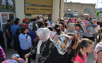 Turistler Eyyüp peygamber makamına akın etti