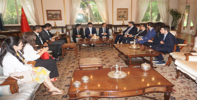 Türk öğrenciler ile Hakim ve Savcılardan  Büyükelçi Önen'e ziyaret