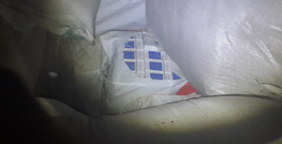 Un Çuvalları Arasında Tütün Ve Kaçak Sigara Sevkiyatı