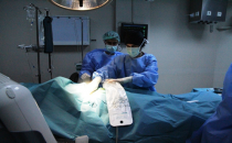 Üniversite Hastanesinde Kesiksiz Karaciğer Ameliyatı