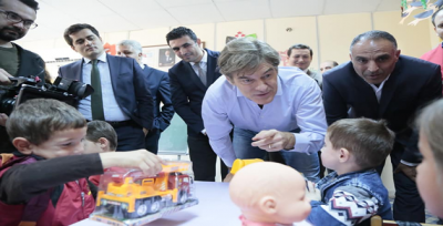 Ünlü Cerrah Mehmet Öz Harran Konteynır Kentti Ziyaret Etti