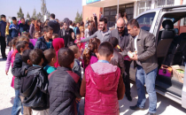 Urfa emniyetten spor malzemesi yardımı