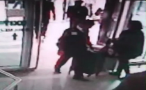 Urfa havaalanında karı kocanın esrar sevkiyatı