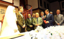 Urfa milletvekilinin kızı evlendi