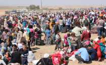 Urfa sınırda geçişler devam ediyor