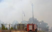 Urfa Tugayında çıkan yangın paniğe neden oldu