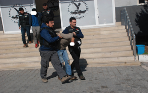 Urfa'da araç hırsızları kovalamaca sonucu yakalandı