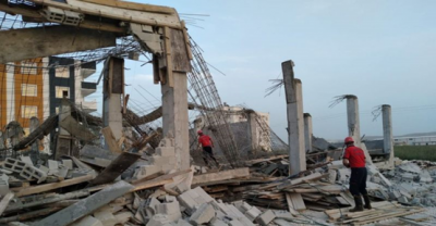 Urfa'da Beton dökülen inşaat çöktü!  