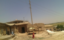 Urfa'da çarpık elektrik telleri tehlike saçıyor