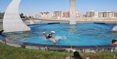 Urfa'da çocukların tehlikeli serinlemesi