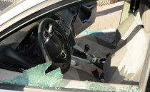 Urfa'da Cuma Namazına Giden Vatandaşın Araba Camı Kırıldı