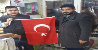 Urfa'da esnafa bayrak dağıtıldı