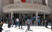 Urfa'da gözaltına alınan polisler adliye'ye sevk edildi