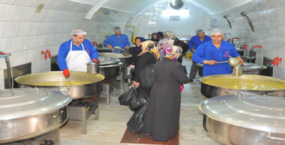 Urfa'da günlük 10 bin kişilik yemek dağıtılıyor