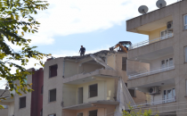 Urfa'da iş makinesi dama çıktı