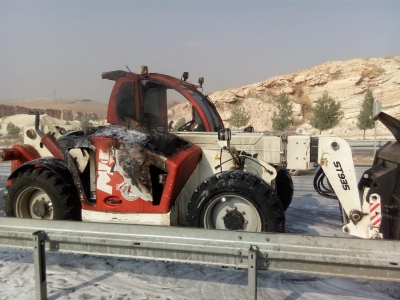 Urfa'da iş makinesi  yandı