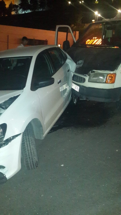 Urfa'da kamyon 5 aracı ezdi