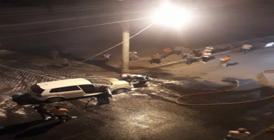 Urfa'da kaza yapan otomobil alev aldı!