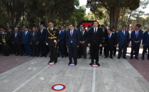 Urfa'da Kutlamalar Çelenk Bırakma İle Başladı