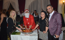 Urfa'da NOEL Baba Çiğ Köfteye Sahip Çıktı