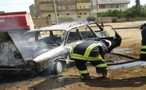 Urfa'da otomobil kül oldu