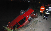 Urfa'da otomobil şarampole uçtu, 3 yaralı
