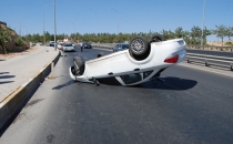 Urfa'da otomobil takla attı