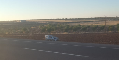 Urfa'da Otomobil Tarlaya Uçtu: 1 Yaralı