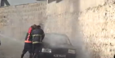 Urfa'da Park Edilmiş Araç Alevlere Teslim Oldu