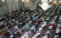 Urfa'da Ramazan Bayramında  Camiler Doldu Taştı