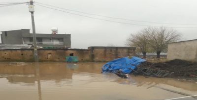 Urfa'da Şiddetli Yağış Yolları Göle Çevirdi